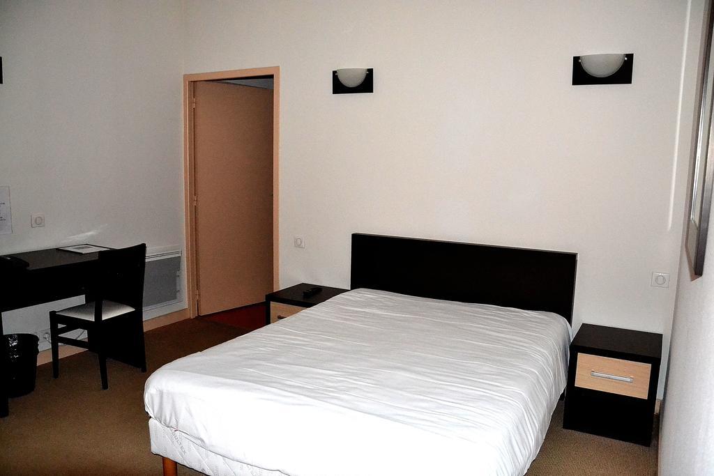 Hotel Les Benedictins Limoges Kamer foto