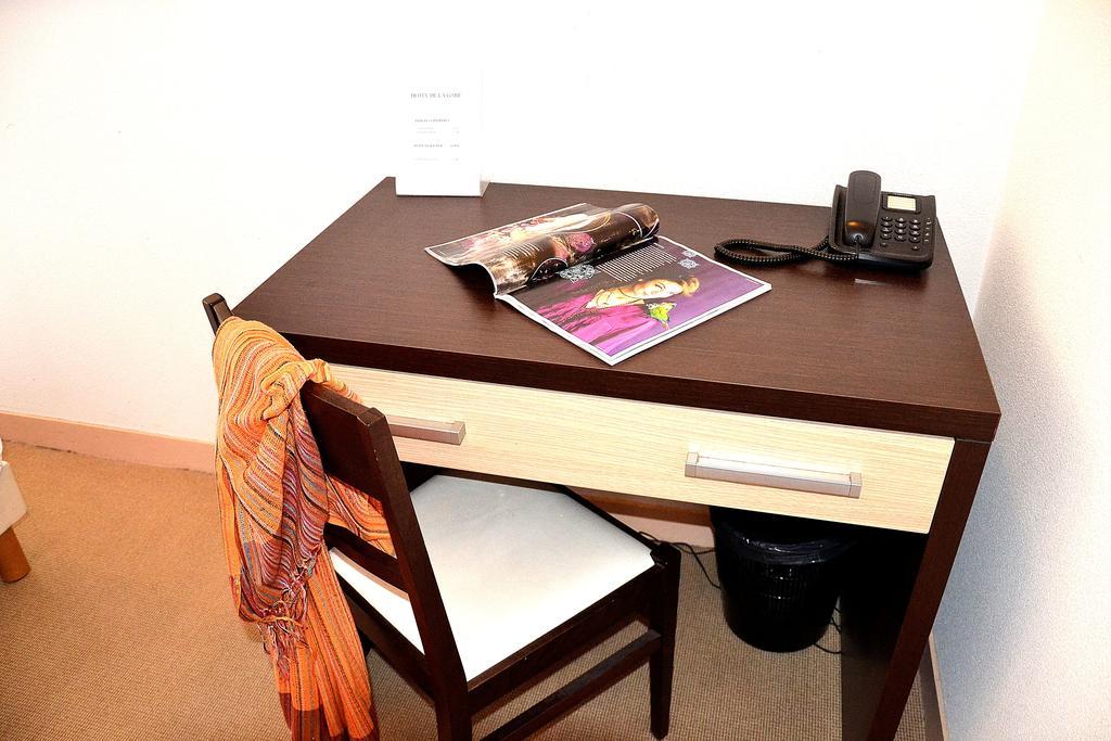 Hotel Les Benedictins Limoges Kamer foto