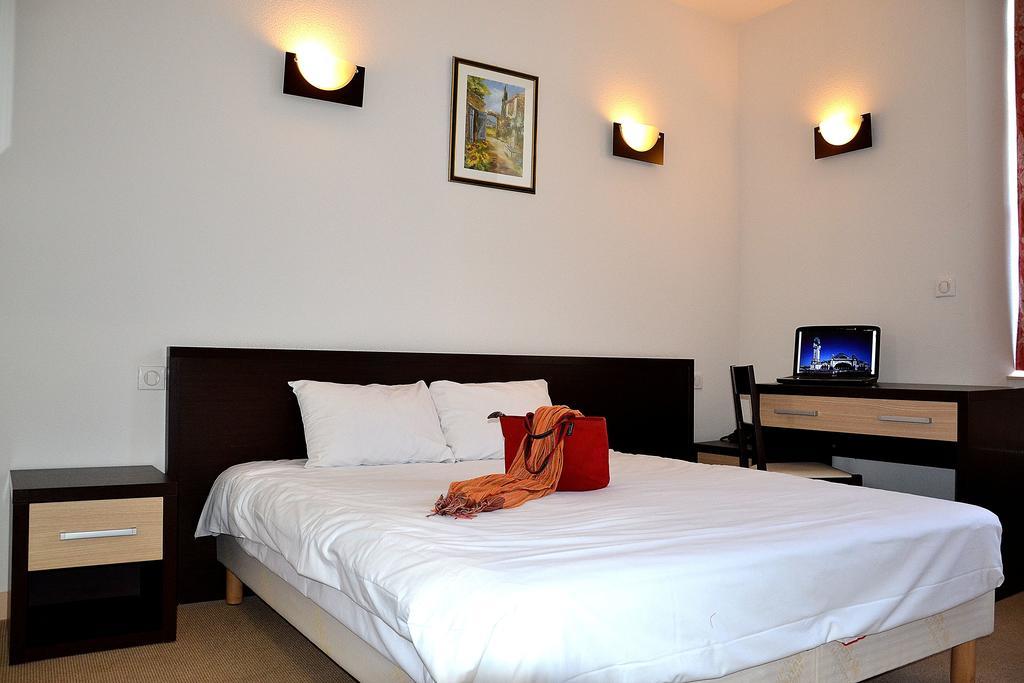 Hotel Les Benedictins Limoges Kamer foto