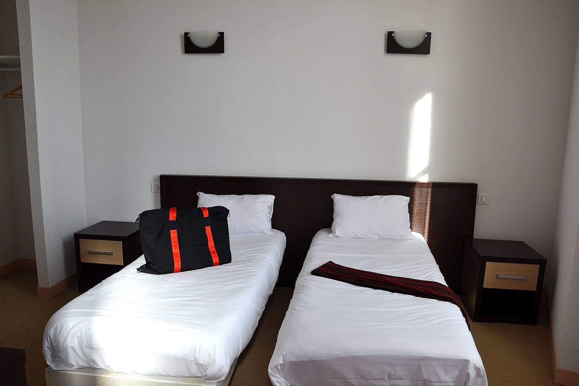 Hotel Les Benedictins Limoges Buitenkant foto