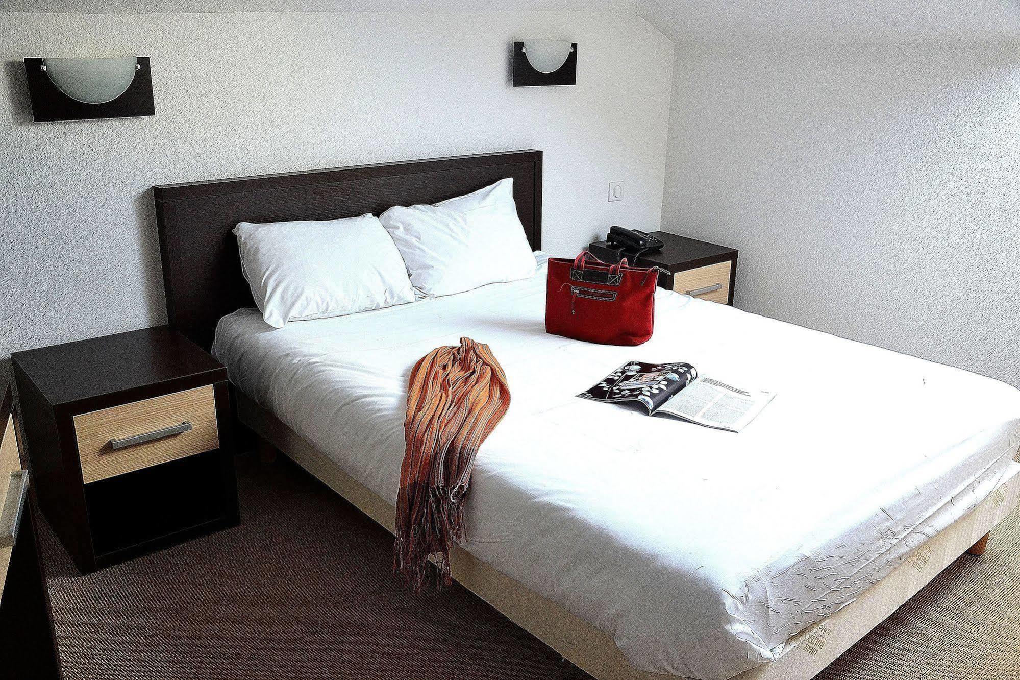 Hotel Les Benedictins Limoges Buitenkant foto